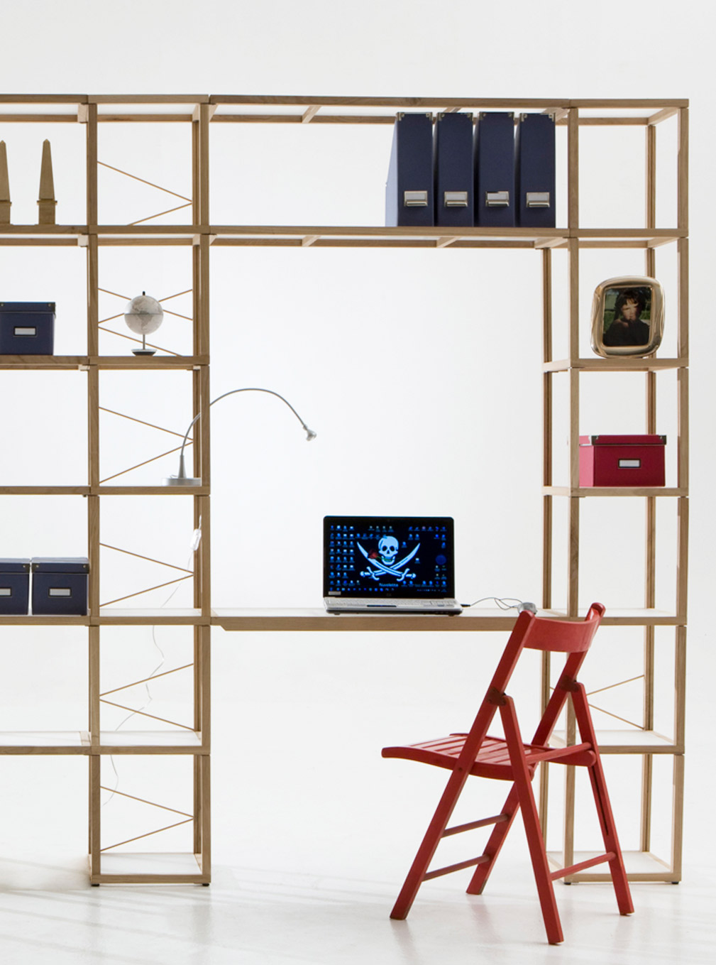 Arredamenti su misura per il soggiorno con il sistema 3D componibile zia Babele design moderno