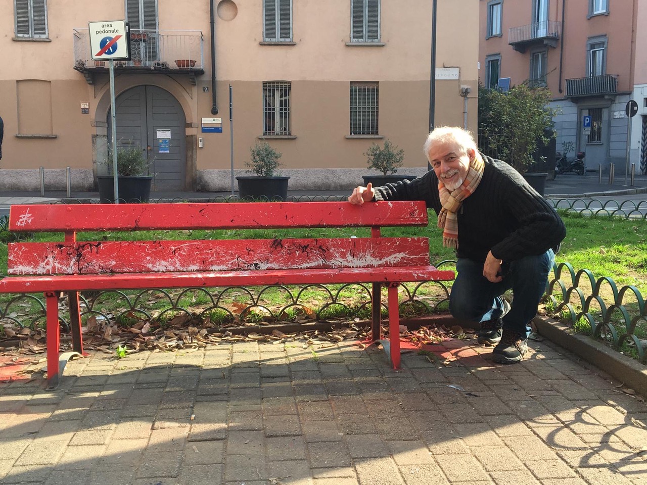 l'architetto Roberto Muscinelli fa esplodere il colore all'interno deei moduli di Zia Babele